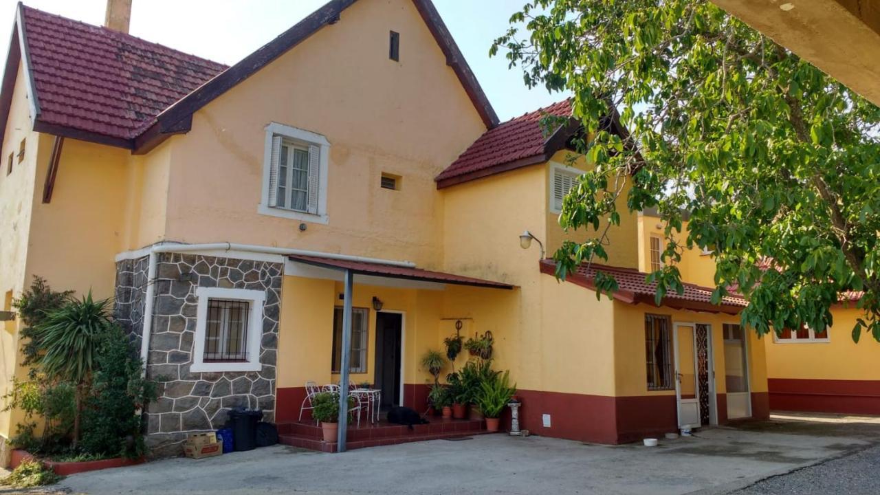 Hotel La Casona La Falda Exterior foto